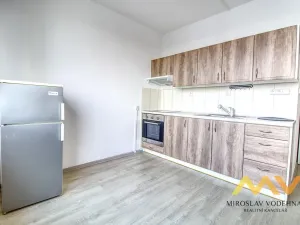 Pronájem bytu 1+1, Hradec Králové - Nový Hradec Králové, třída Edvarda Beneše, 41 m2