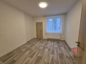 Pronájem bytu 3+kk, Praha - Smíchov, Vrázova, 76 m2