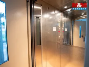 Pronájem bytu 1+kk, Dvůr Králové nad Labem, Macharova, 26 m2