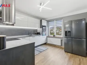 Prodej bytu 4+kk, Karlovy Vary - Tašovice, Slovanská, 96 m2