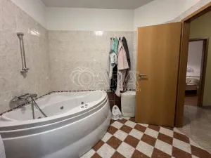 Pronájem bytu 3+1, Praha - Kbely, Toužimská, 135 m2