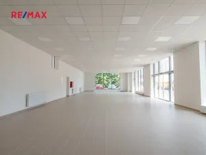 Prodej obchodního prostoru, Kladno, U tržnice, 460 m2