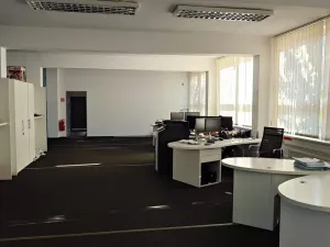 Pronájem kanceláře, Lišov, Hůrecká, 235 m2