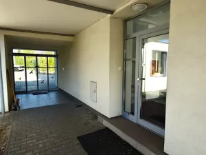 Pronájem kanceláře, Lišov, Hůrecká, 235 m2