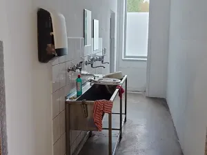 Pronájem výrobních prostor, Lišov, Hůrecká, 2357 m2