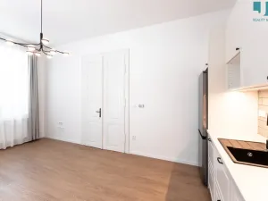 Pronájem bytu 2+kk, Třebíč, Karlovo nám., 41 m2