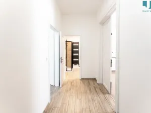 Pronájem bytu 2+kk, Třebíč, Karlovo nám., 41 m2