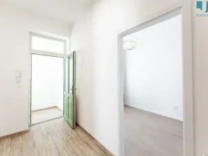 Pronájem bytu 2+kk, Třebíč, Karlovo nám., 41 m2