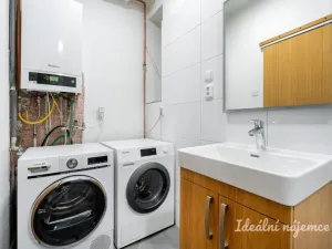 Pronájem bytu 2+kk, Praha, Na Jezerce, 52 m2