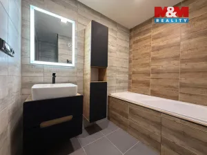 Prodej bytu 3+1, Chomutov, 17. listopadu, 78 m2