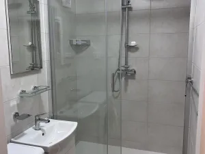 Pronájem bytu 2+kk, Praha, Boloňská, 43 m2