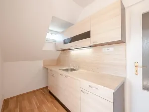 Pronájem bytu 1+1, Praha - Kobylisy, Pod Kynclovkou, 31 m2