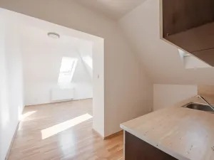 Pronájem bytu 1+1, Praha - Kobylisy, Pod Kynclovkou, 31 m2