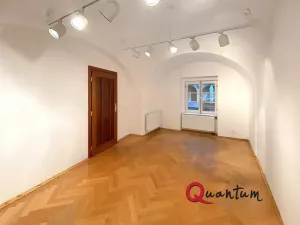 Pronájem kanceláře, Praha - Hradčany, Loretánské náměstí, 18 m2