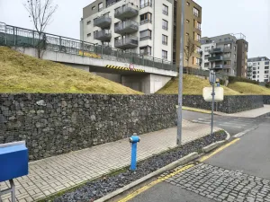 Pronájem garážového stání, Praha - Vysočany, Modrého, 20 m2