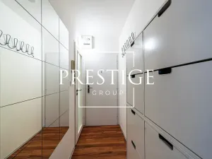 Pronájem bytu 2+1, Praha - Karlín, Molákova, 42 m2