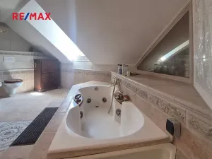 Prodej rodinného domu, Janůvky, 457 m2