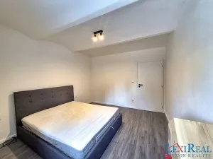 Pronájem bytu 3+kk, Radonice, Ligasova, 71 m2