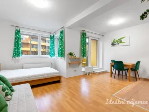 Pronájem bytu 1+kk, Praha - Kyje, Sicherova, 33 m2