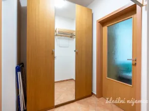 Pronájem bytu 1+kk, Praha - Kyje, Sicherova, 33 m2