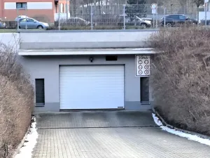 Pronájem garážového stání, Praha - Háje, Jurkovičova, 16 m2
