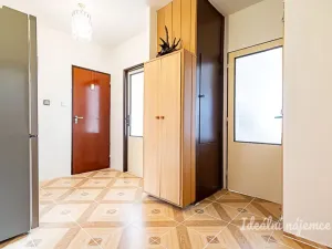 Pronájem bytu 3+1, Praha - Troja, Krosenská, 69 m2