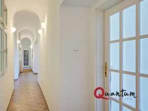 Pronájem kanceláře, Praha - Hradčany, Loretánské náměstí, 26 m2