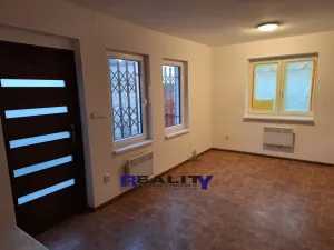 Pronájem bytu 1+1, Žatec, Volyňských Čechů, 34 m2