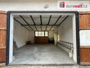 Pronájem garáže, Luhačovice, V Drahách, 30 m2