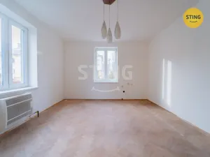 Prodej bytu 2+1, Opava, Hobzíkova, 68 m2