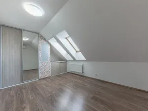 Prodej bytu 4+1, Jesenice, Hrnčířská, 128 m2