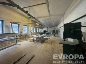 Prodej výrobních prostor, Lánov - Prostřední Lánov, 740 m2