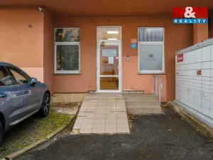 Pronájem obchodního prostoru, Ústí nad Labem - Severní Terasa, Šrámkova, 44 m2