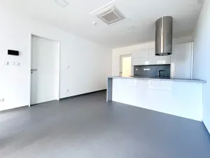 Pronájem bytu 2+kk, Zlín, Štefánikova, 52 m2