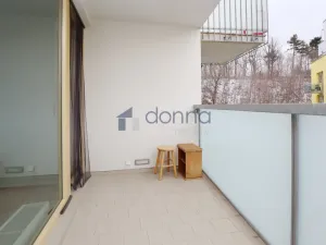 Pronájem bytu 2+kk, Praha, Jeseniova, 56 m2