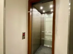 Pronájem bytu 1+1, Praha - Karlín, Sokolovská, 34 m2