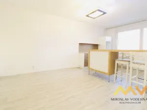 Pronájem bytu 2+kk, Hradec Králové - Nový Hradec Králové, třída Edvarda Beneše, 41 m2