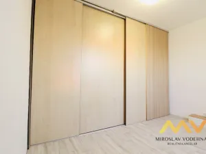 Pronájem bytu 2+kk, Hradec Králové - Nový Hradec Králové, třída Edvarda Beneše, 41 m2