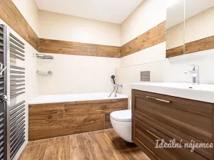 Pronájem bytu 4+kk, Praha - Strašnice, Zvěřinova, 112 m2