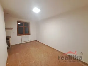 Pronájem bytu 1+kk, Opava, Polní, 28 m2