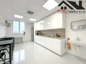 Pronájem kanceláře, Jaroměř, Jezbinská, 208 m2
