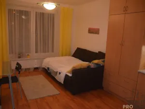 Pronájem bytu 1+kk, Brno, Zderadova, 30 m2