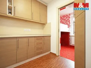 Prodej bytu 2+1, Karlovy Vary - Drahovice, Vítězná, 33 m2