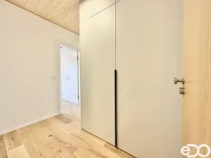 Pronájem bytu 3+kk, Praha, Ujgurská, 57 m2