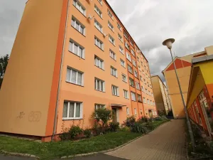 Prodej bytu 3+1, Karlovy Vary, Krymská, 68 m2