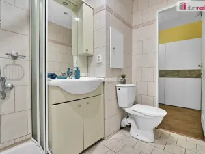 Prodej bytu 2+1, Karlovy Vary - Stará Role, Závodu míru, 63 m2