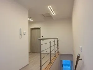 Pronájem rodinného domu, Praha, 105 m2