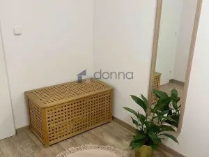 Pronájem bytu 2+kk, Praha, Pod Nouzovem, 38 m2