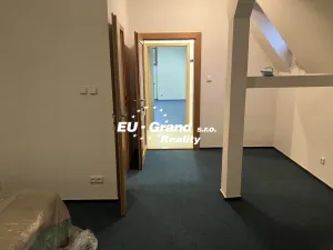 Pronájem kanceláře, Varnsdorf, 5. května, 151 m2