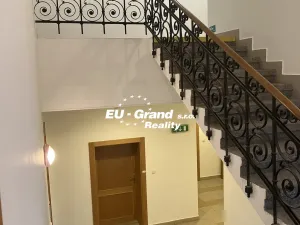 Pronájem kanceláře, Varnsdorf, 5. května, 151 m2